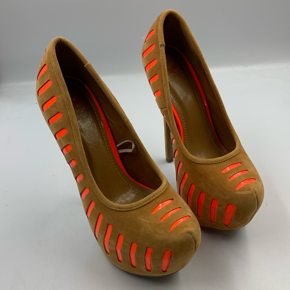 High heel platform pumps.